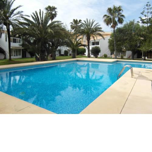 Bungalow acceso directo a piscina.wifi gratis