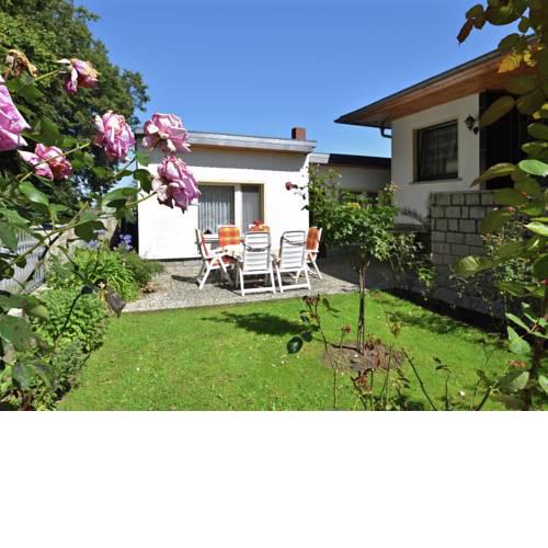 Cozy Bungalow in Ilsenburg with Meadow View