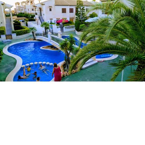bungalow cerca de la playa con piscina !!