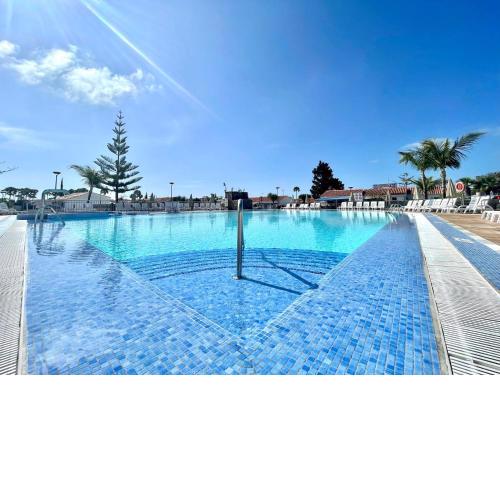 Bungalow de 2 dormitorios con Wifi y piscina en Playa del Ingles