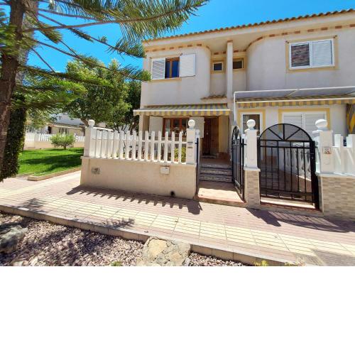 Bungalow en Urbanizacion BrisaMar con piscina publica