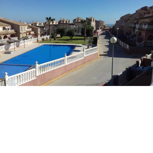 Bungalow Junto A La Piscina