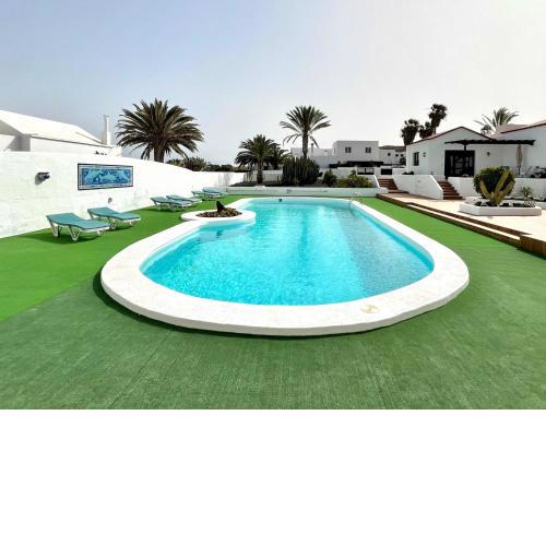 Bungalow para nudistas con Wifi y estupenda vista a la Piscina