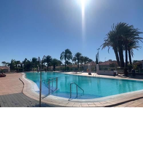 Bungalow Sun Club playa del inglés piscina y terraza