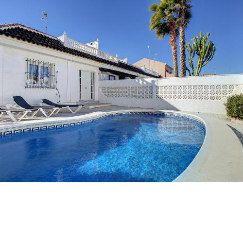 Bungalow with private pool - 5809