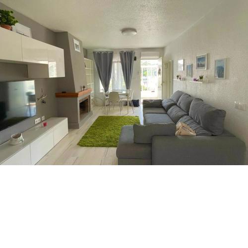 BUNGALOW WITH SWIMMING POOL AND SOLARIUM