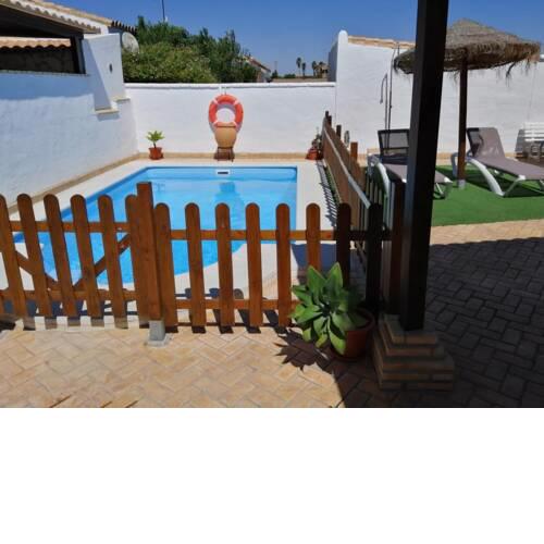 Bungalows con piscina privada solo para familias y parejas