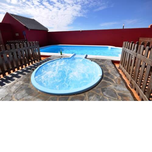 Bungalows piscina privada y jacuzzi