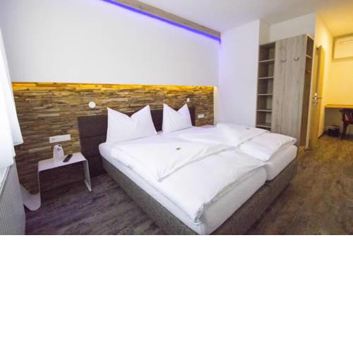Burg Rooms