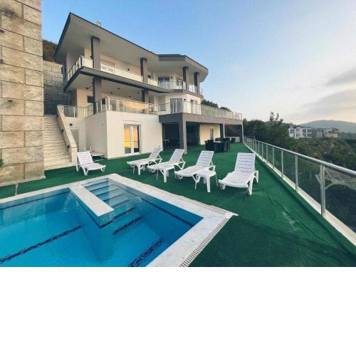 Business & Relax Villa in Alanya, Privacy, Pool, 3 Floors, Top-Class Home