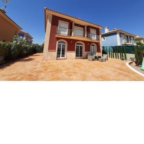 Butterfly Villa - 4 bedrooms & private playground