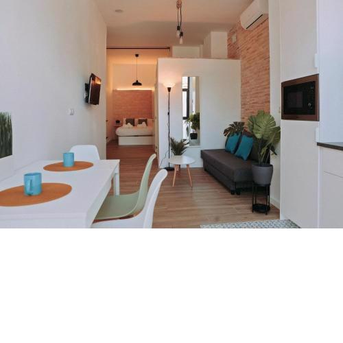 C - NOGUERA APARTMENTS - ARTS AND SCIENCIES