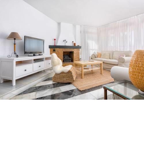 Cabopino Apartment Sleeps 4 Air Con WiFi