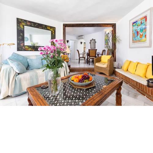 Cabopino Apartment Sleeps 4 Air Con WiFi