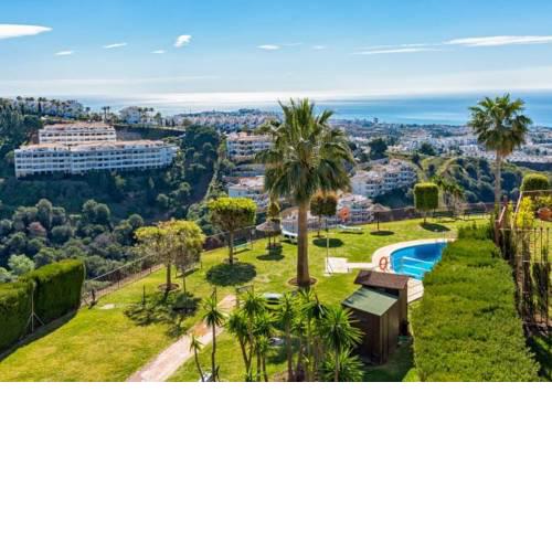 Cabopino Apartment Sleeps 4 Pool Air Con WiFi