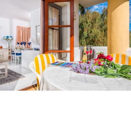 Cabopino Apartment Sleeps 6 Pool Air Con WiFi