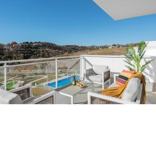 Cala de Mijas 2 bedroom apartment with parking and pool