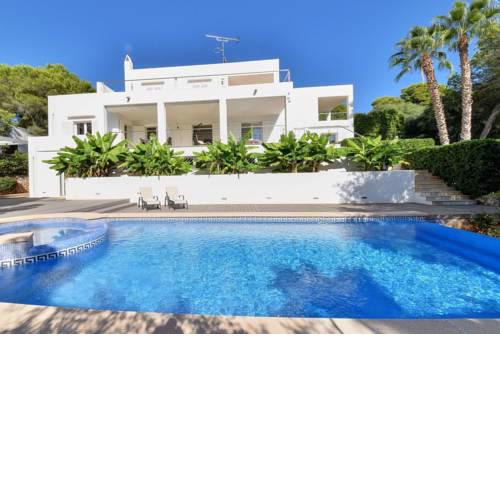 Cala d'Or Villa Sleeps 8 with Pool Air Con and WiFi