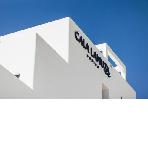 Cala Lanuza Suites