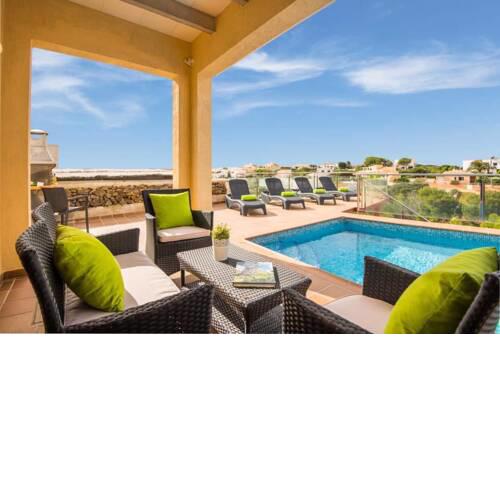 Cala Llonga Villa Sleeps 6 with Pool Air Con and WiFi