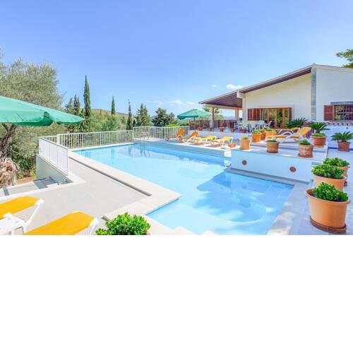 Cala San Vicente Villa Sleeps 12 with Pool Air Con and WiFi