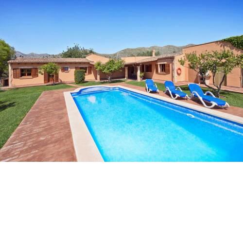 Cala San Vicente Villa Sleeps 6 with Pool Air Con and WiFi