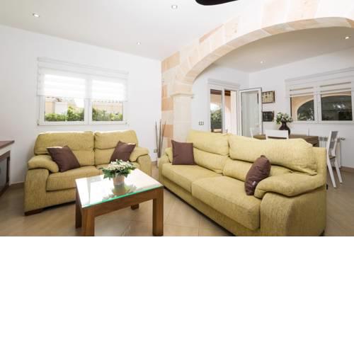 Cala'N Blanes Villa Sleeps 8 with Pool Air Con and WiFi