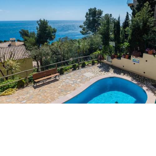 Calella de Palafrugell Apartment Sleeps 4 Pool