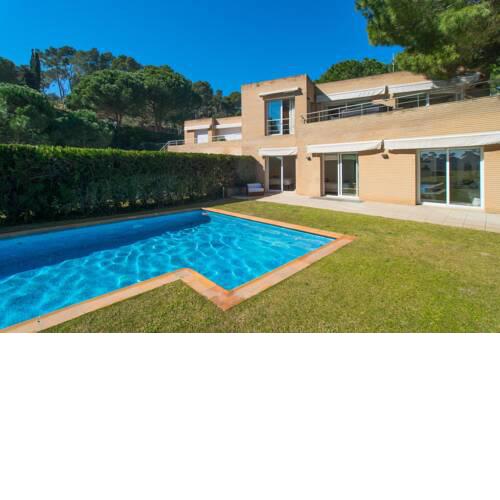 Calella de Palafrugell Villa Sleeps 10 Pool