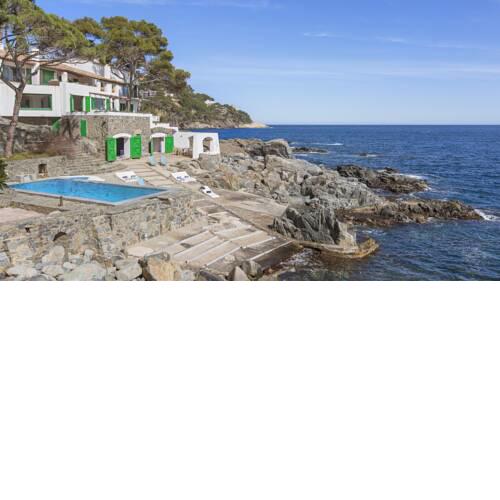 Calella de Palafrugell Villa Sleeps 11 with Pool