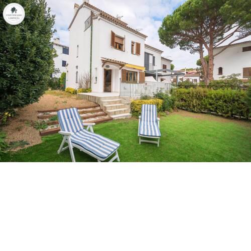 Calella de Palafrugell Villa Sleeps 6