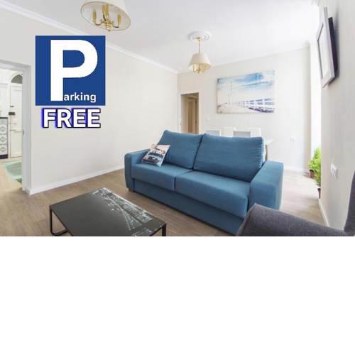 Caleta Beach FREE PARKING
