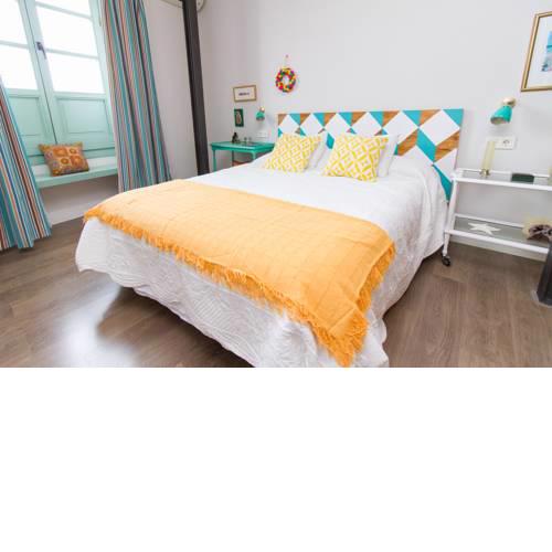 Calle Ollerias Apartments