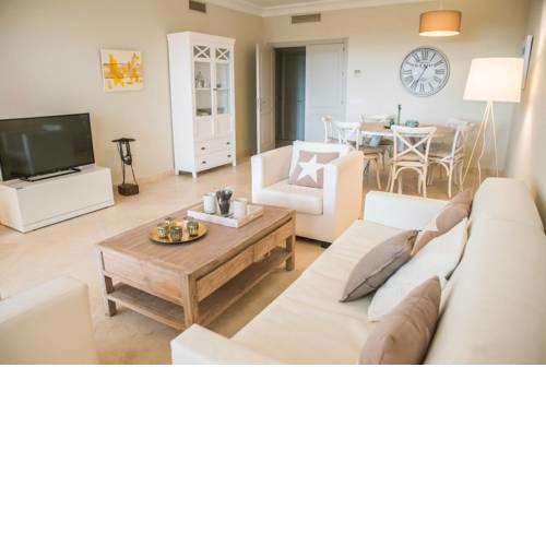 Calm and luxurious apartment in Altos de Cortesin