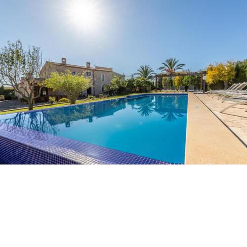 Calonge Villa Sleeps 12 with Pool Air Con and WiFi