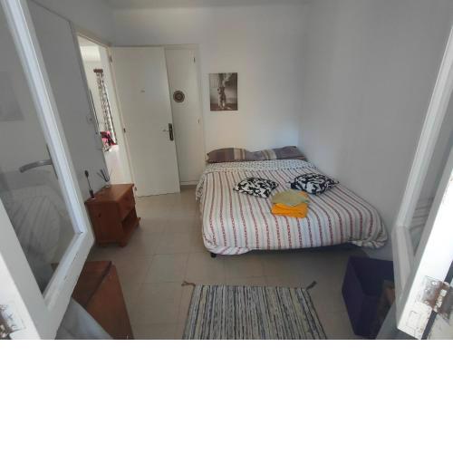Camera privata in appartamento, bagno in comune, aria condizionata caldo freddo, WIFI, TV