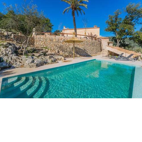 Campanet Holiday Home Sleeps 10 with Pool Air Con and WiFi