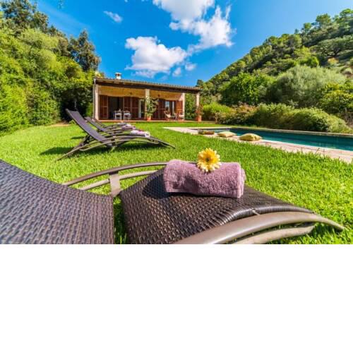 Campanet Holiday Home Sleeps 4 with Pool Air Con and WiFi