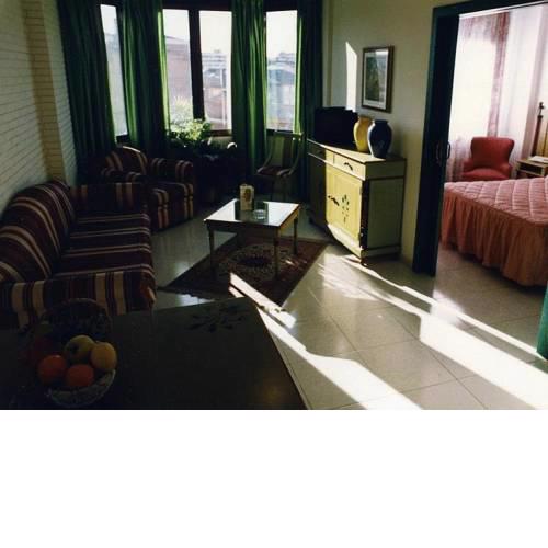 Camparan Suites