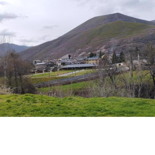 CAMPING LA ZARAPICA - Palacios del Sil