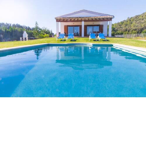 CAN BIEL Pool, garden,BBQ, free wifi, ping pong for 6