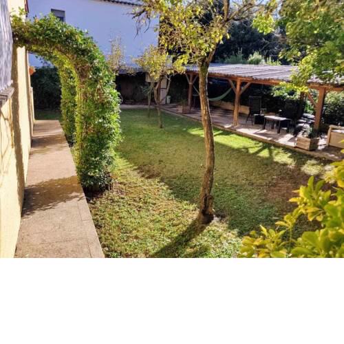 CAN CAMPS BESALÚ alojamiento entero con jardín privado