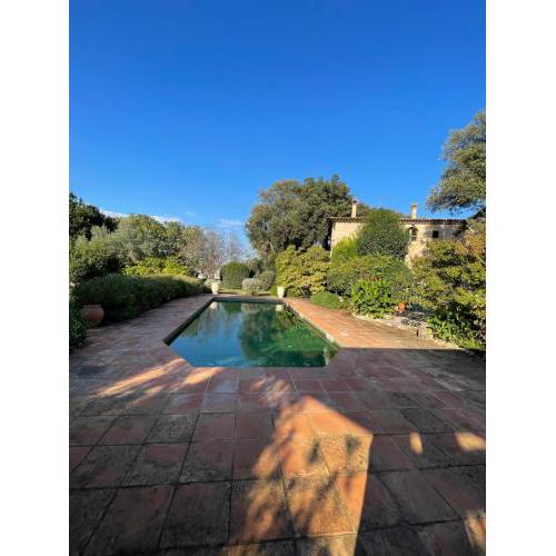 Can Patrona: XIX cty Rural Retreat with Pool & BBQ