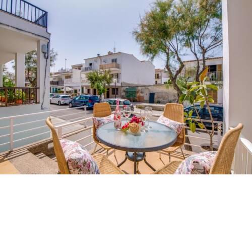 Can Picafort Apartment Sleeps 6 with Air Con and WiFi