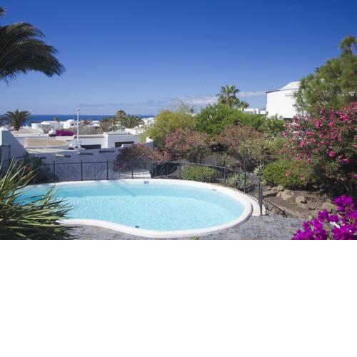Cancilla with Hot Tub & Pool Table