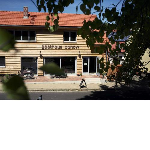 Canow, Gasthaus Canow