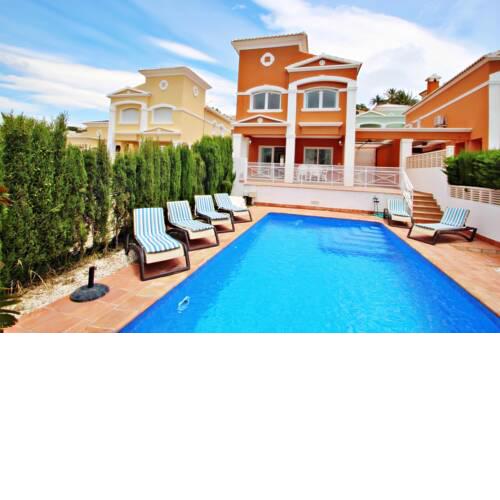 Canuta Mar 16 - holiday home with private swimming pool in Caple
