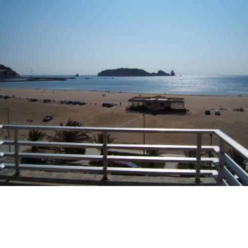 CAP CASTELL B4