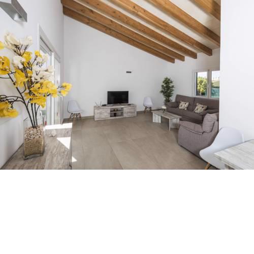 Cap d'Artrutx Villa Sleeps 6 with Pool Air Con and WiFi