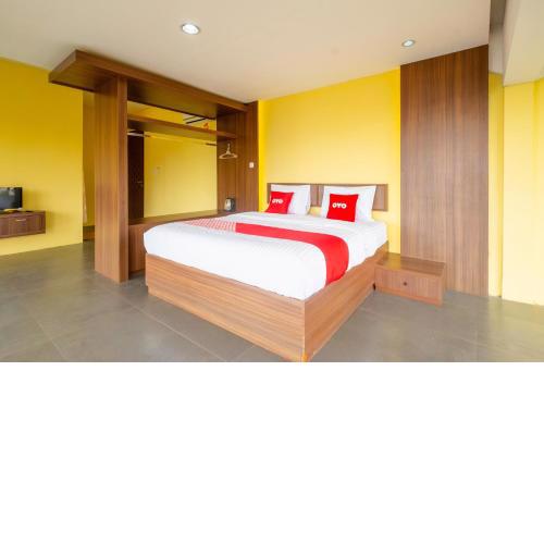 Capital O 1973 Guest House Toserba Selamat Syariah Pelabuhan Ratu